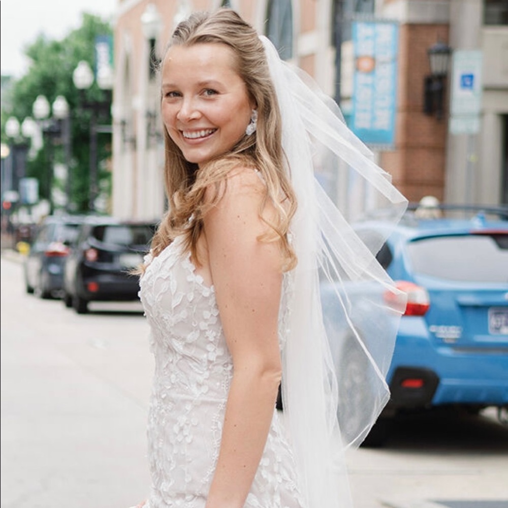 Vow’d Luxe Tulle Fingertip Veil NWT